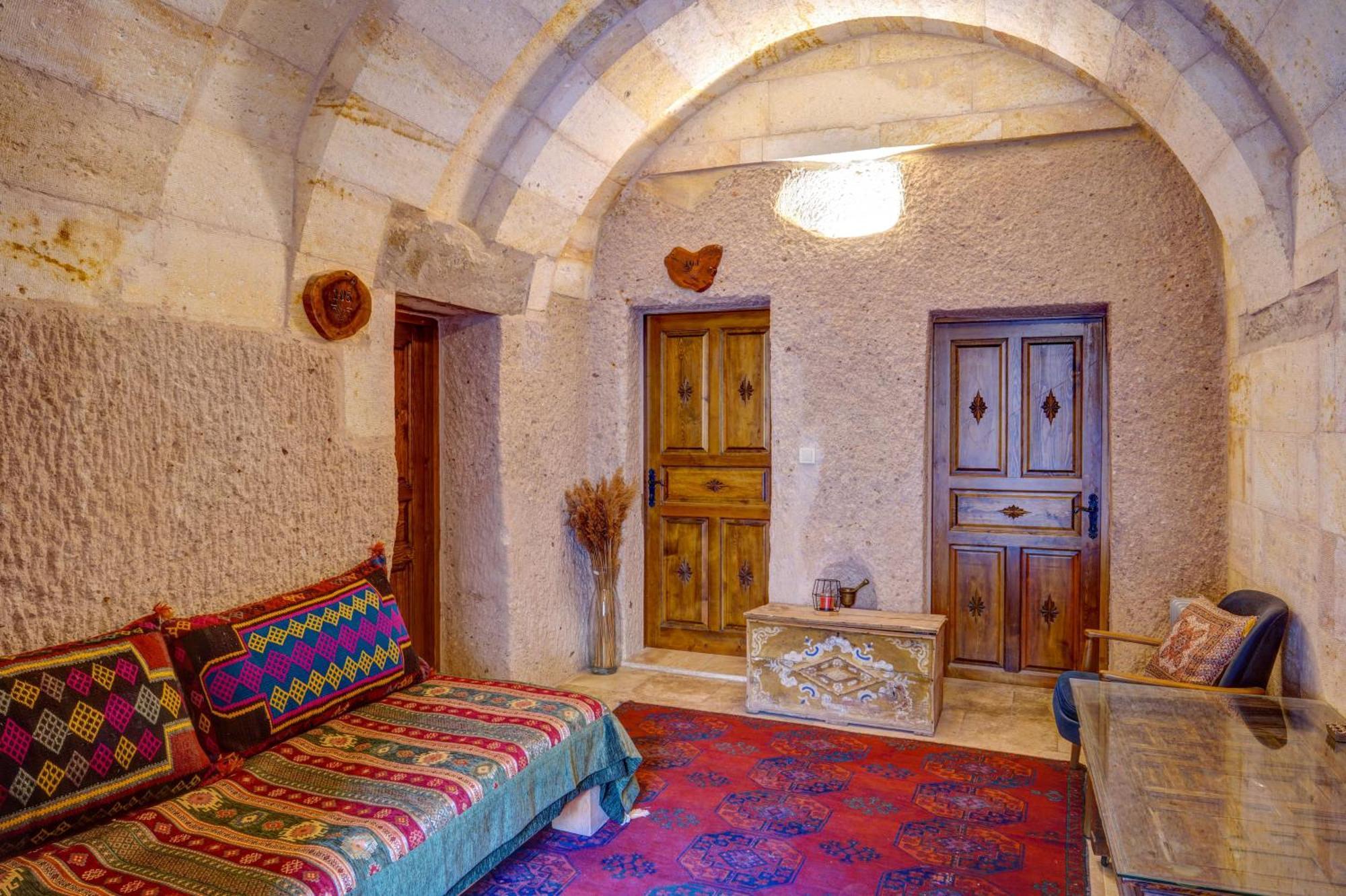 Vasil Cave Hotel Uchisar Exterior foto